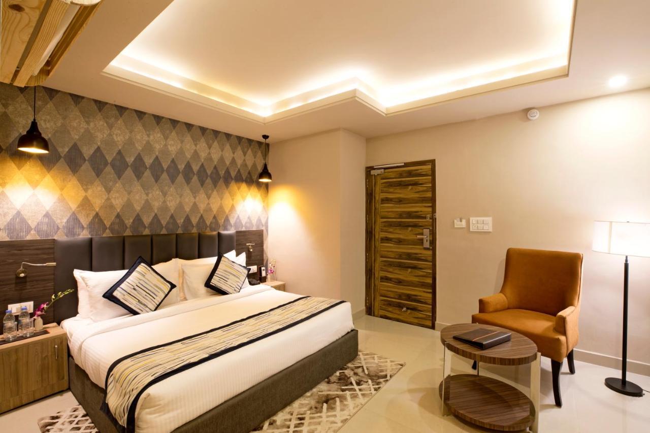 Regenta Central Noida, Sector 49 Exterior photo