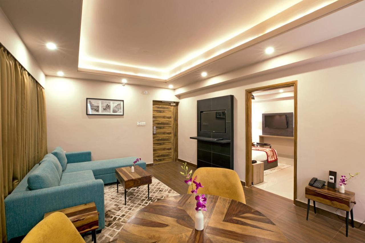 Regenta Central Noida, Sector 49 Exterior photo
